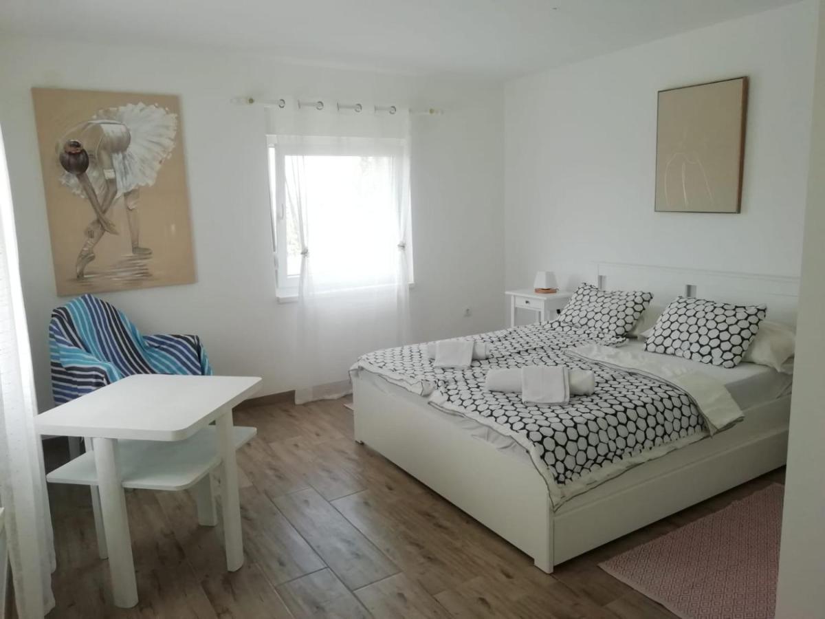 Apartment Hajduk Starigrad Paklenica Ngoại thất bức ảnh